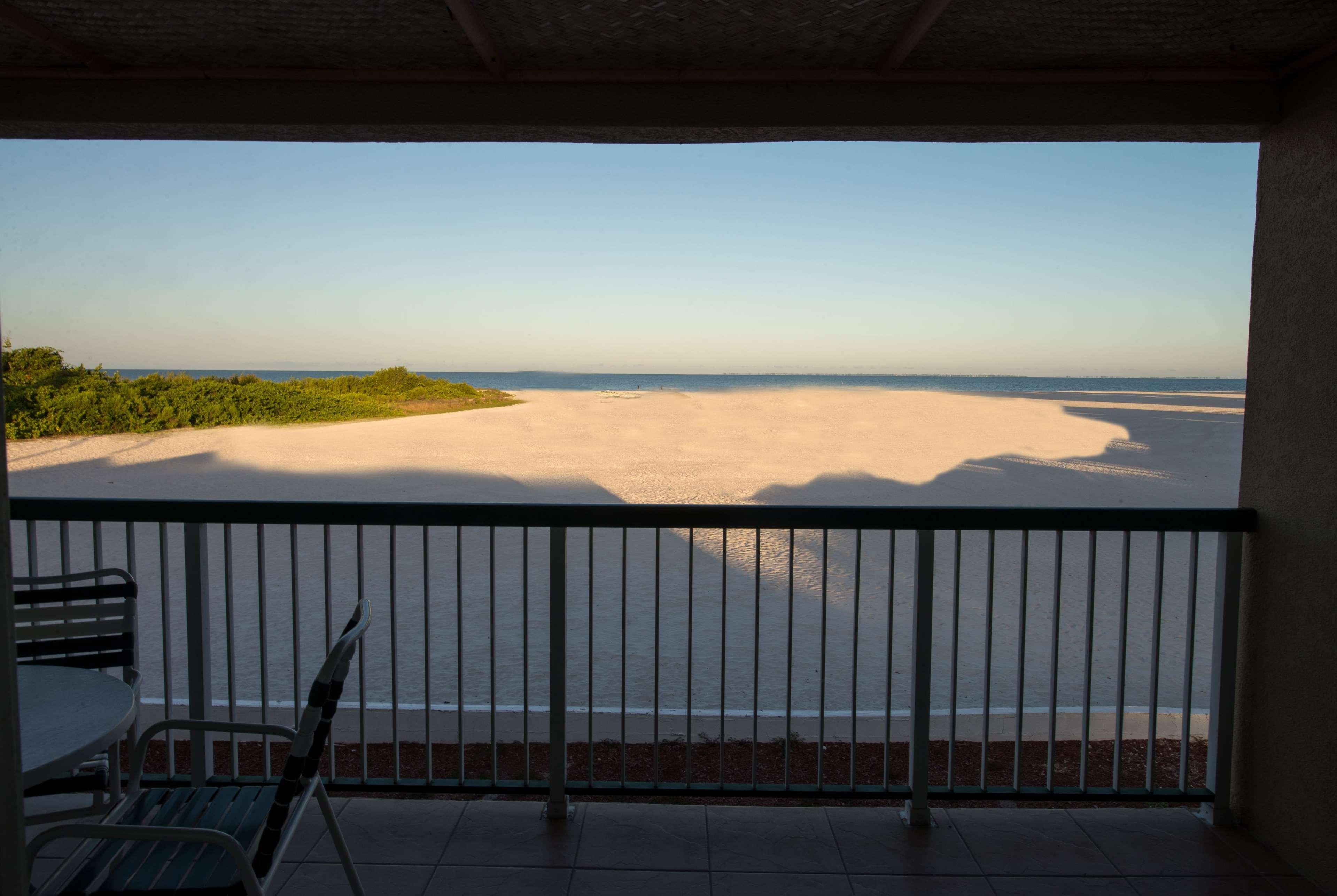 Wyndham Garden Fort Myers Beach Hotel Exterior photo