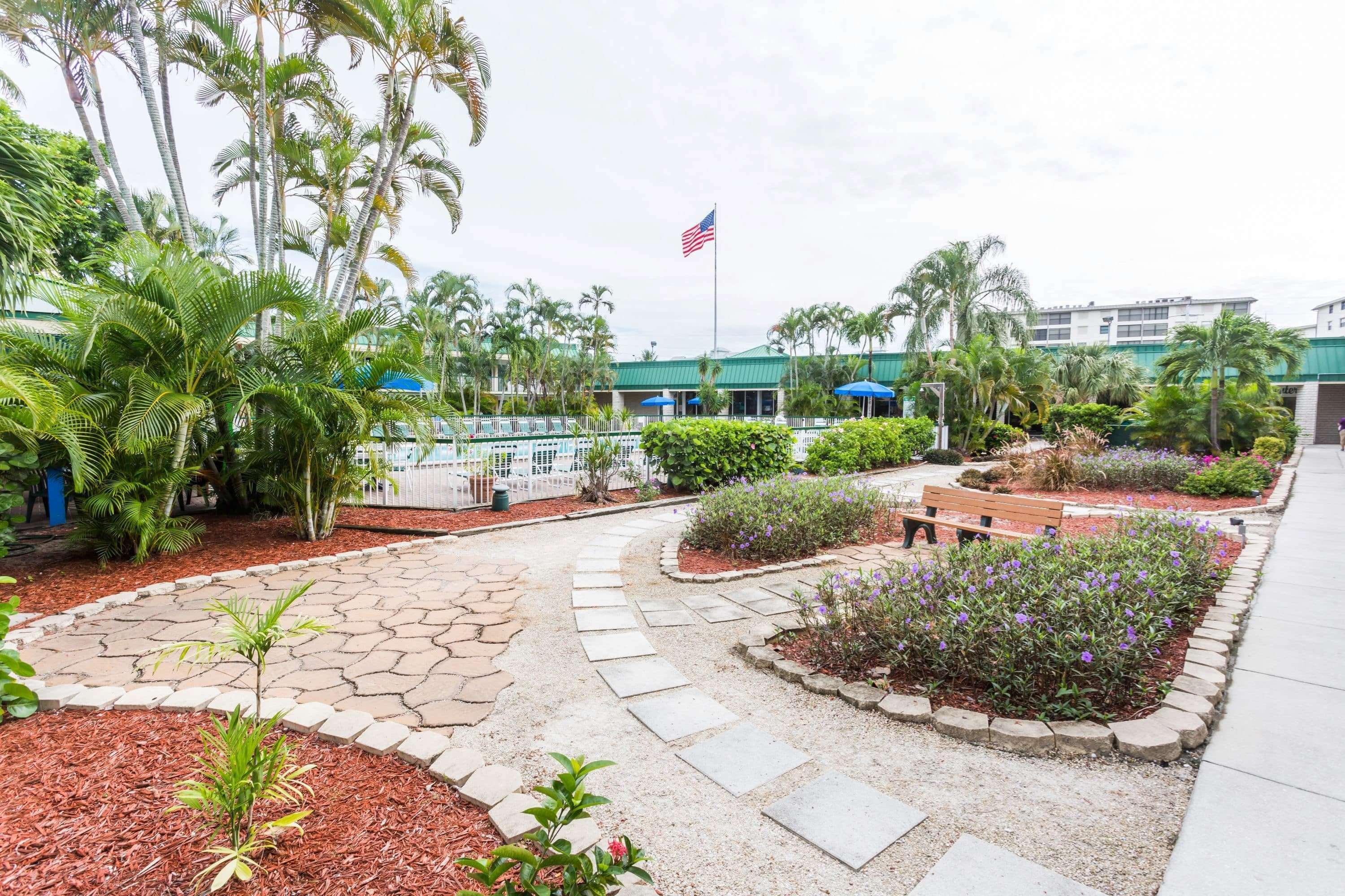 Wyndham Garden Fort Myers Beach Hotel Exterior photo