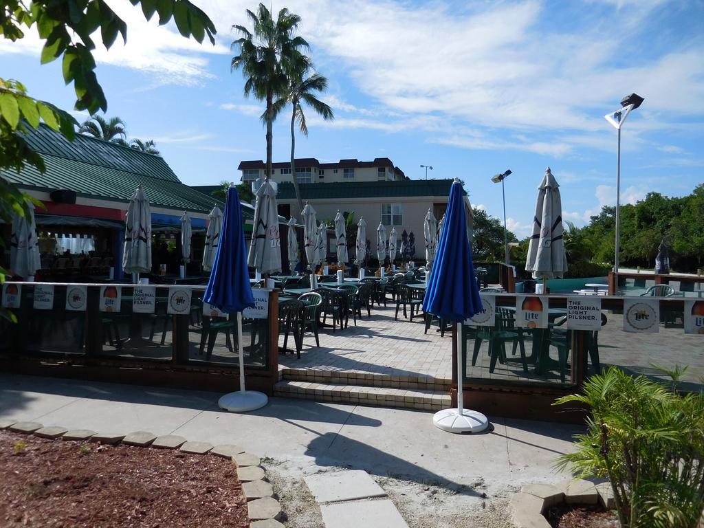 Wyndham Garden Fort Myers Beach Hotel Exterior photo